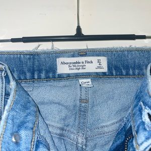 Abercrombie The 90’s Straight Ultra High Rise Curve Love Jean